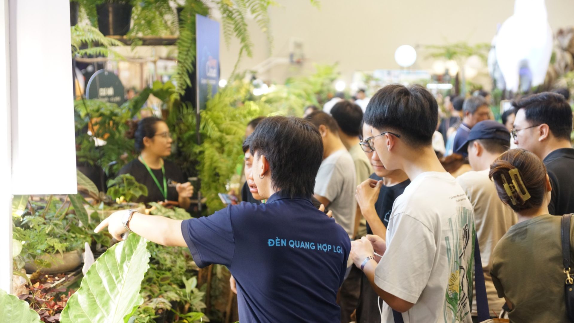 Đ&Egrave;N QUANG HỢP LGL THU H&Uacute;T SỰ QUAN T&Acirc;M TỪ KH&Aacute;CH H&Agrave;NG THAM DỰ SỰ KIỆN M&Ecirc; L&Aacute; 2024